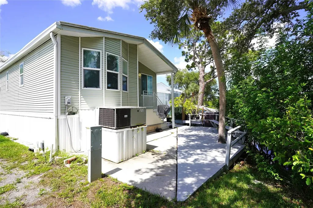 125 Brookshire Drive Nokomis FL 34275