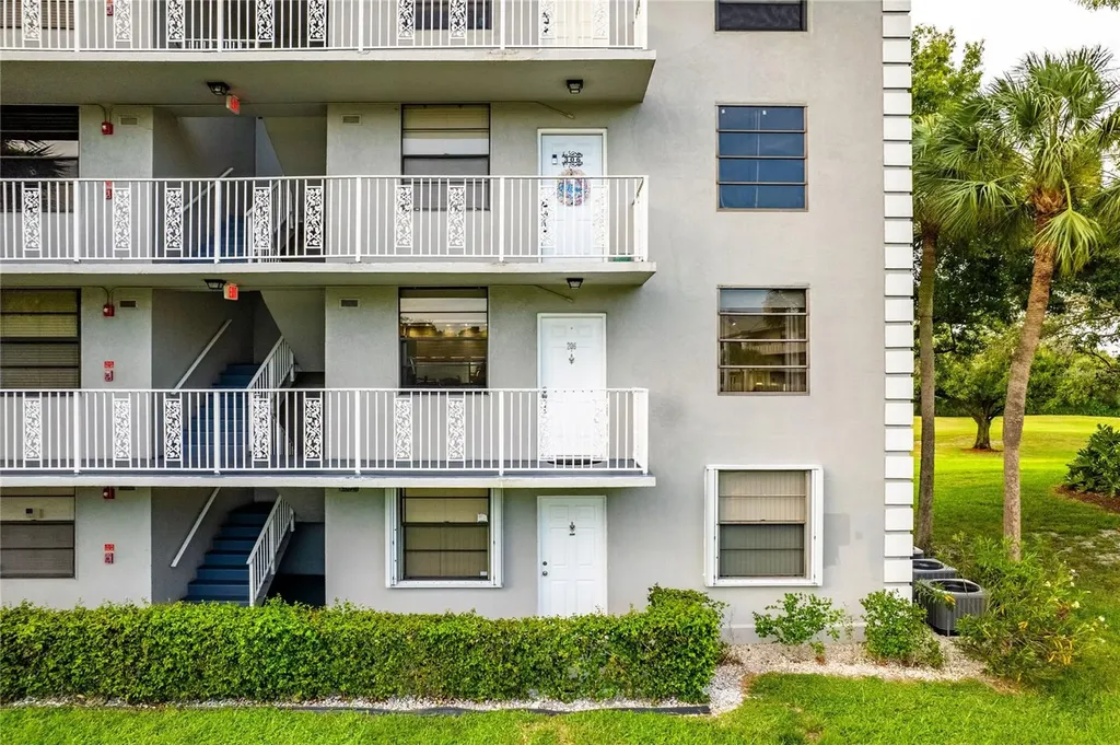 1508 Whitehall Drive Davie FL 33324