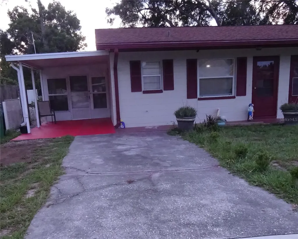 6141 10th Street Zephyrhills FL 33542