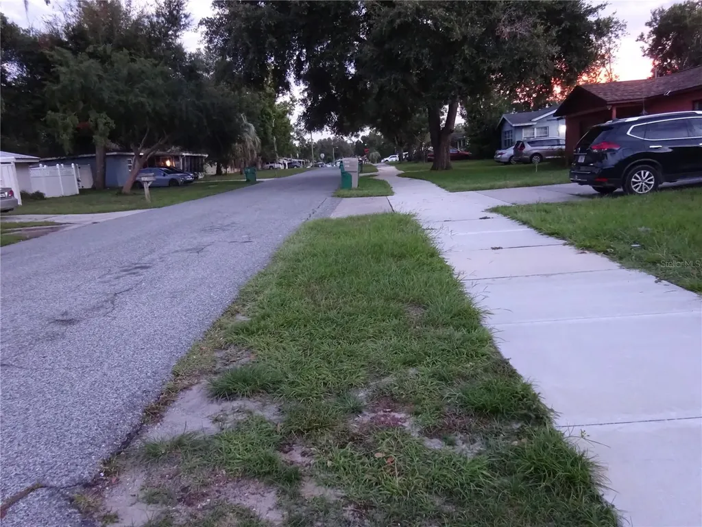 6141 10th Street Zephyrhills FL 33542