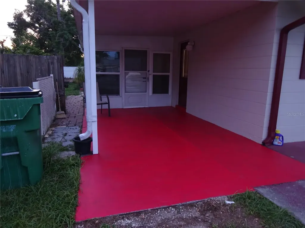6141 10th Street Zephyrhills FL 33542
