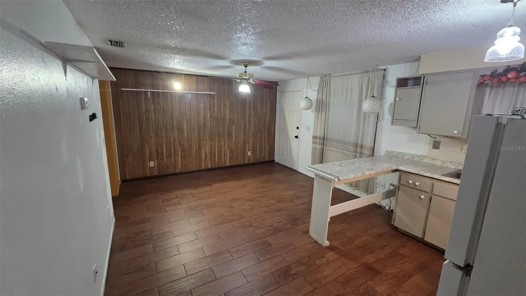 6141 10th Street Zephyrhills FL 33542