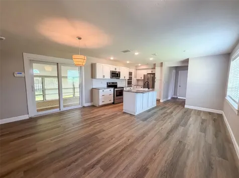 1521 W River Shore Way Tampa FL 33603