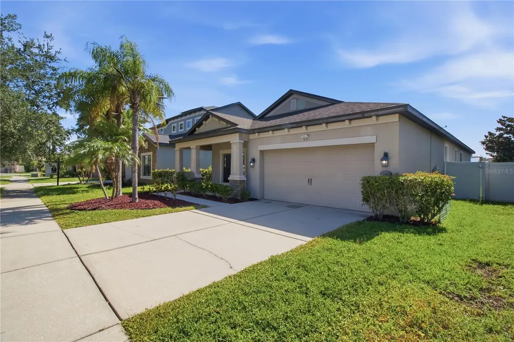 4738 Woods Landing Lane Tampa FL 33619