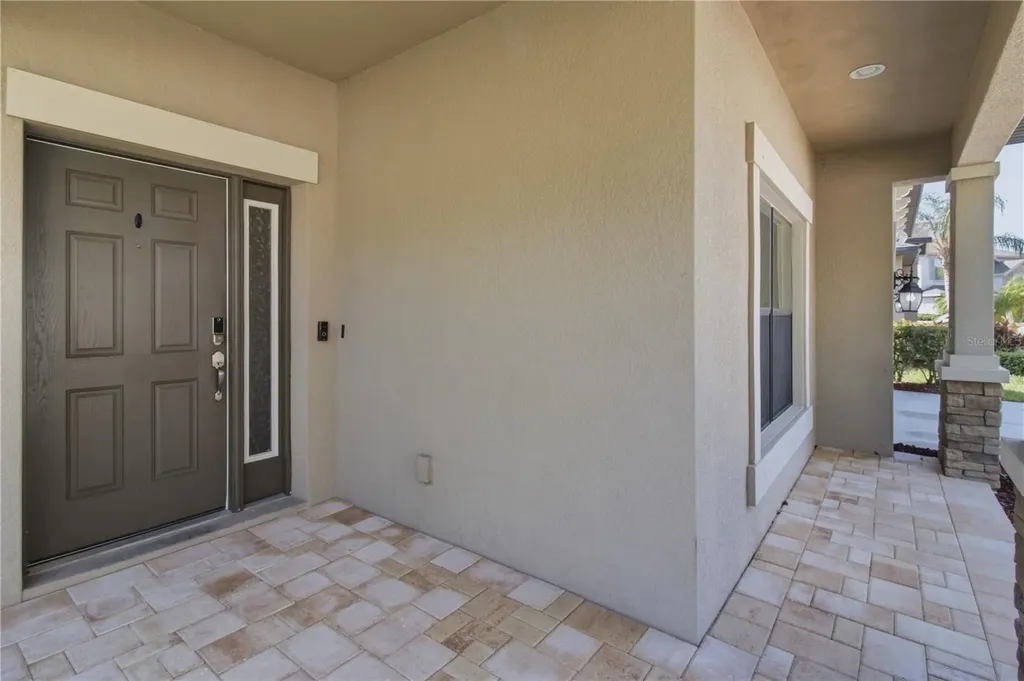 4738 Woods Landing Lane Tampa FL 33619