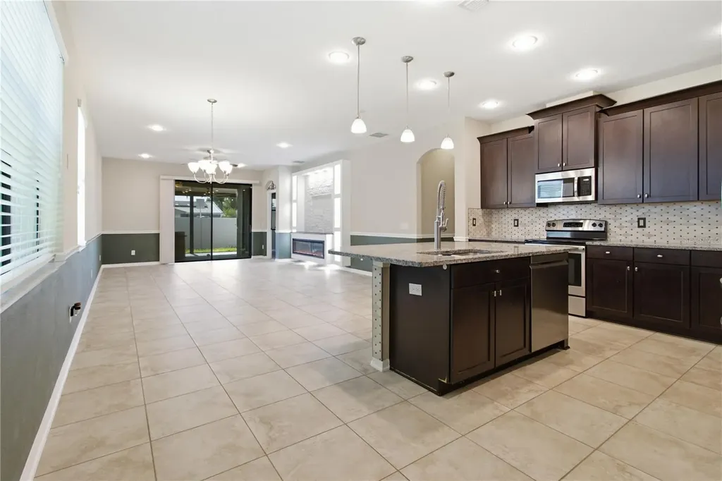 4738 Woods Landing Lane Tampa FL 33619