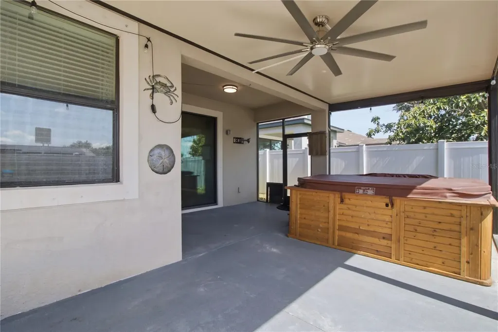 4738 Woods Landing Lane Tampa FL 33619