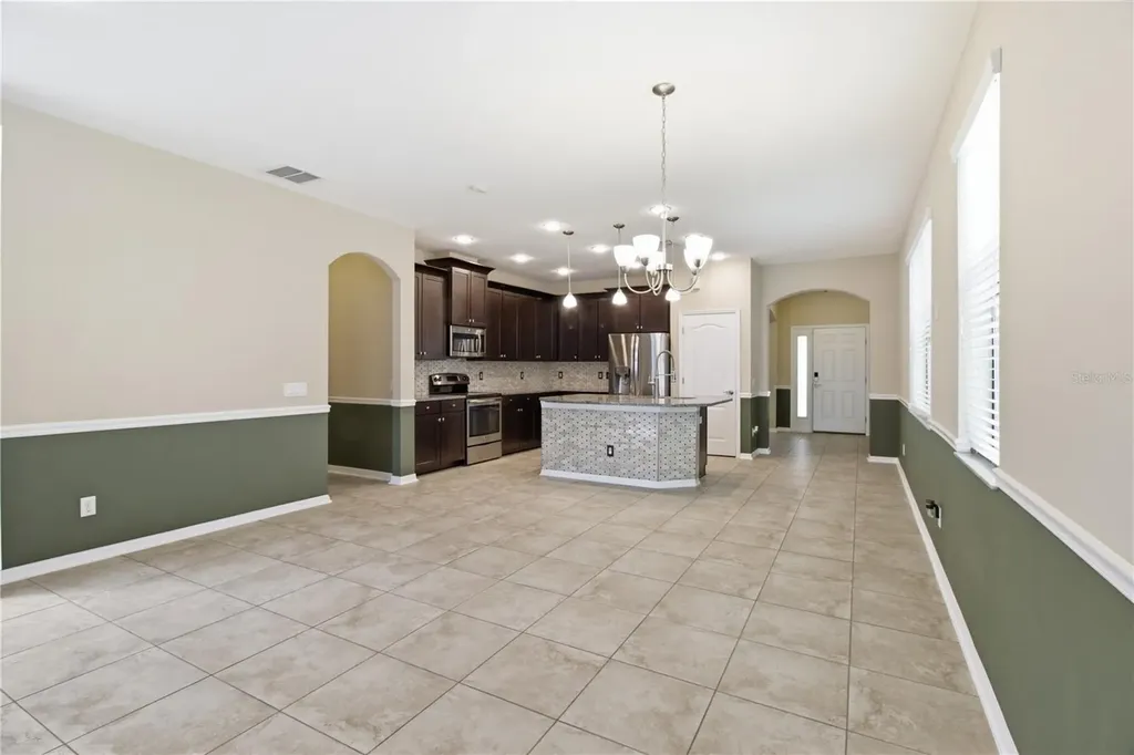 4738 Woods Landing Lane Tampa FL 33619