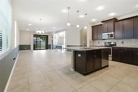 4738 Woods Landing Lane Tampa FL 33619