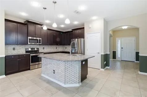 4738 Woods Landing Lane Tampa FL 33619
