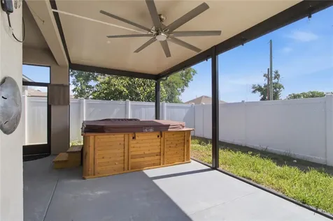 4738 Woods Landing Lane Tampa FL 33619