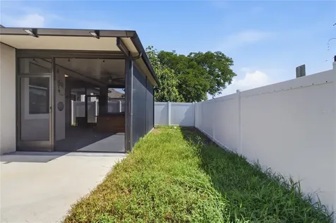 4738 Woods Landing Lane Tampa FL 33619