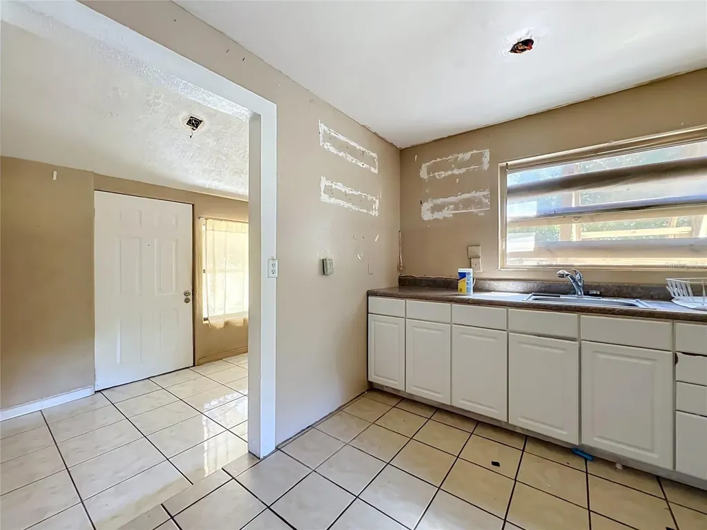125 Snow Hill Road Geneva FL 32732