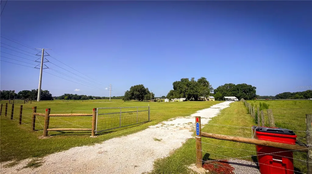 7820 SW 32nd Street Bushnell FL 33513