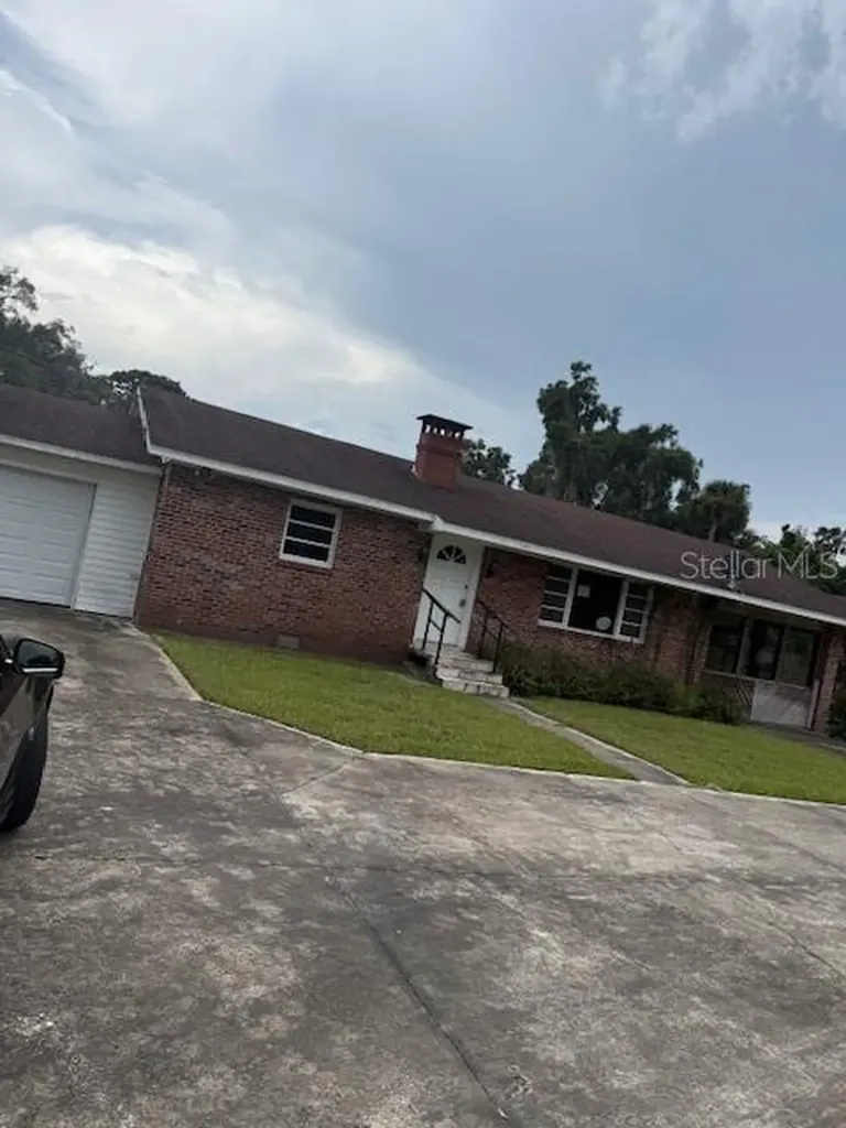 1921 Glenwood Road Deland FL 32720