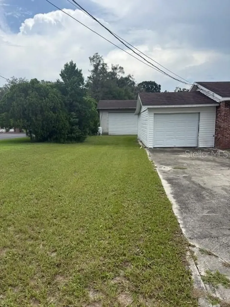 1921 Glenwood Road Deland FL 32720