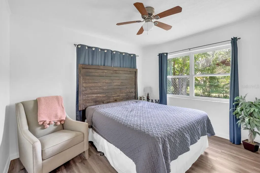 706 N Old Wire Road Wildwood FL 34785