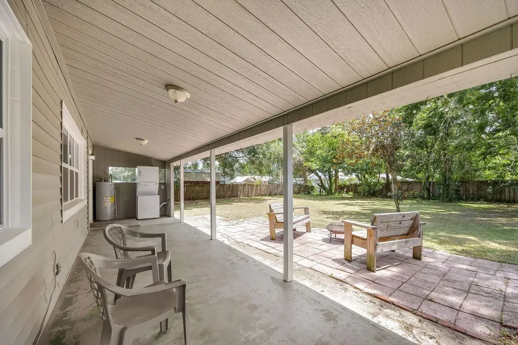 706 N Old Wire Road Wildwood FL 34785