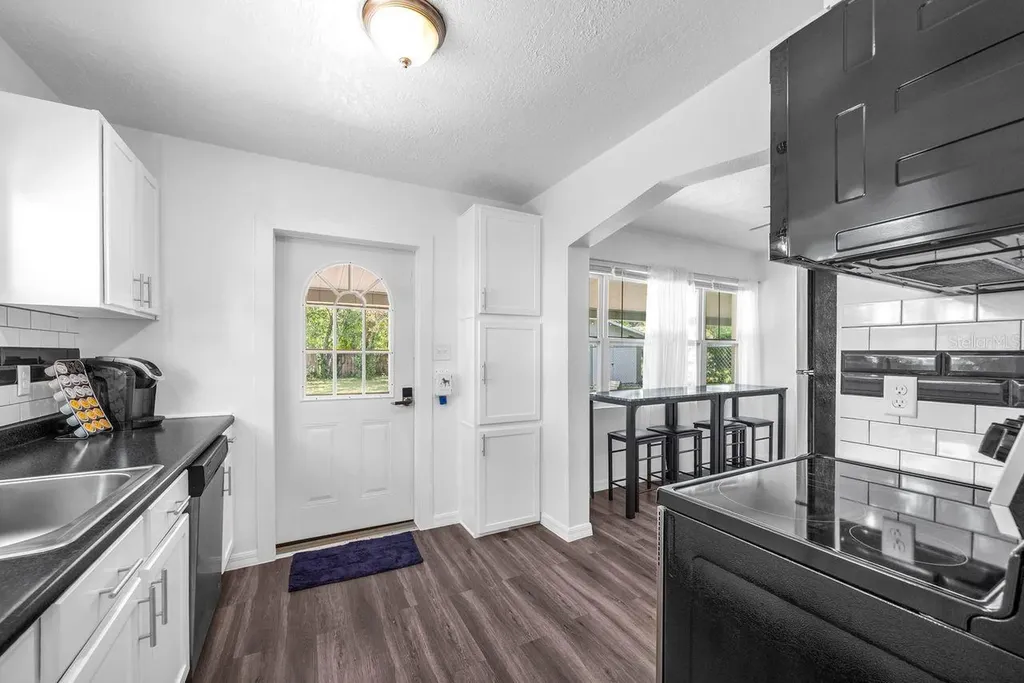 706 N Old Wire Road Wildwood FL 34785