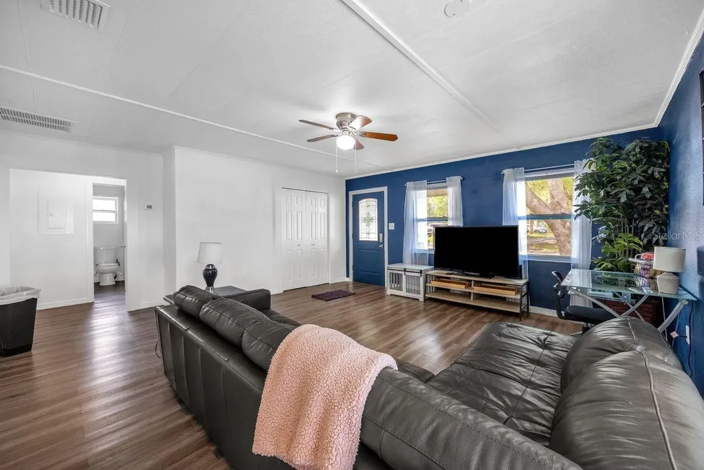 706 N Old Wire Road Wildwood FL 34785