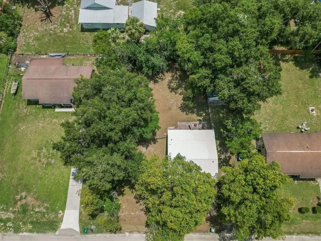 706 N Old Wire Road Wildwood FL 34785