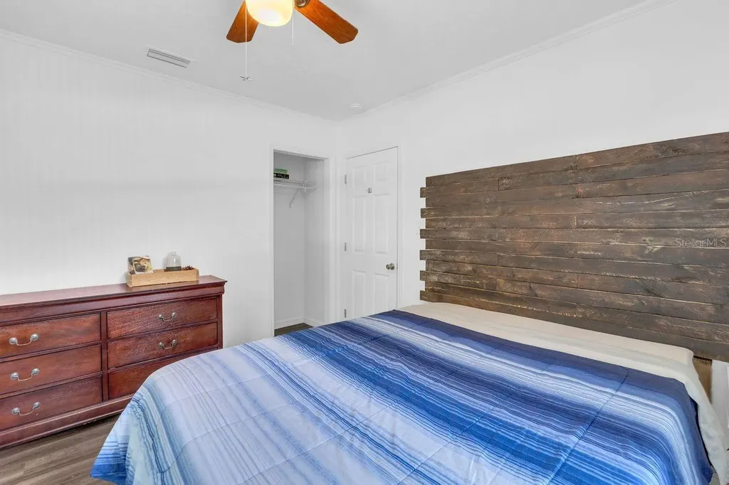 706 N Old Wire Road Wildwood FL 34785