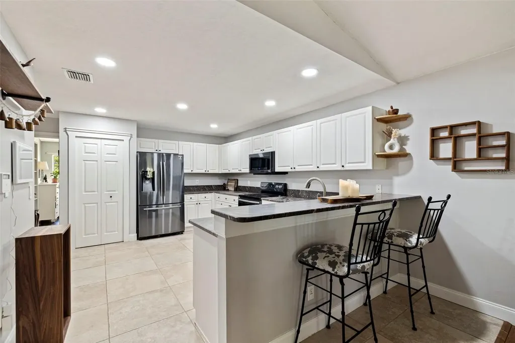 2462 14th Avenue N St Petersburg FL 33713