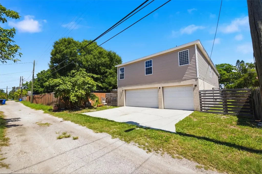 2462 14th Avenue N St Petersburg FL 33713