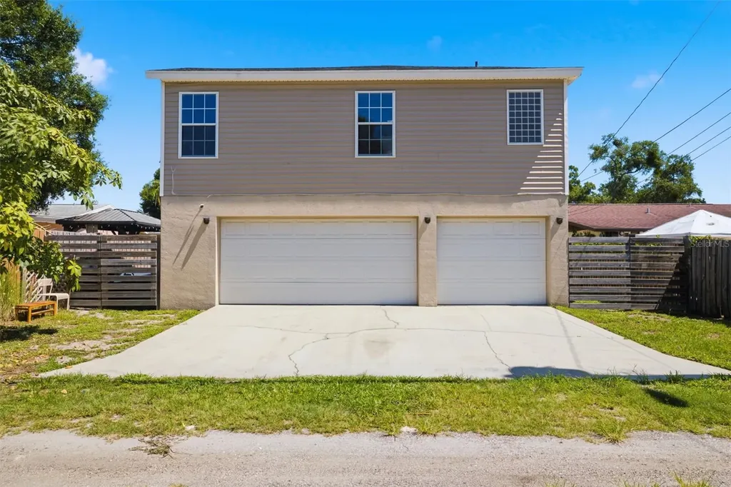 2462 14th Avenue N St Petersburg FL 33713