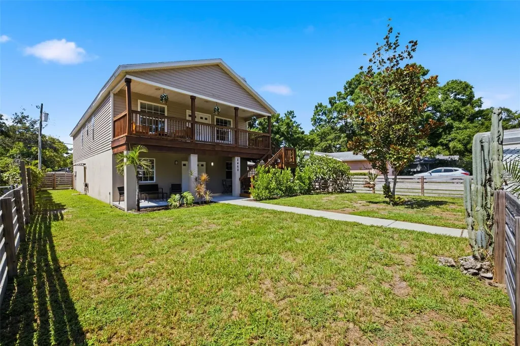 2462 14th Avenue N St Petersburg FL 33713