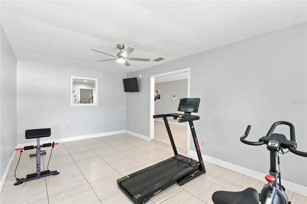 6513 N Manhattan Avenue Tampa FL 33614