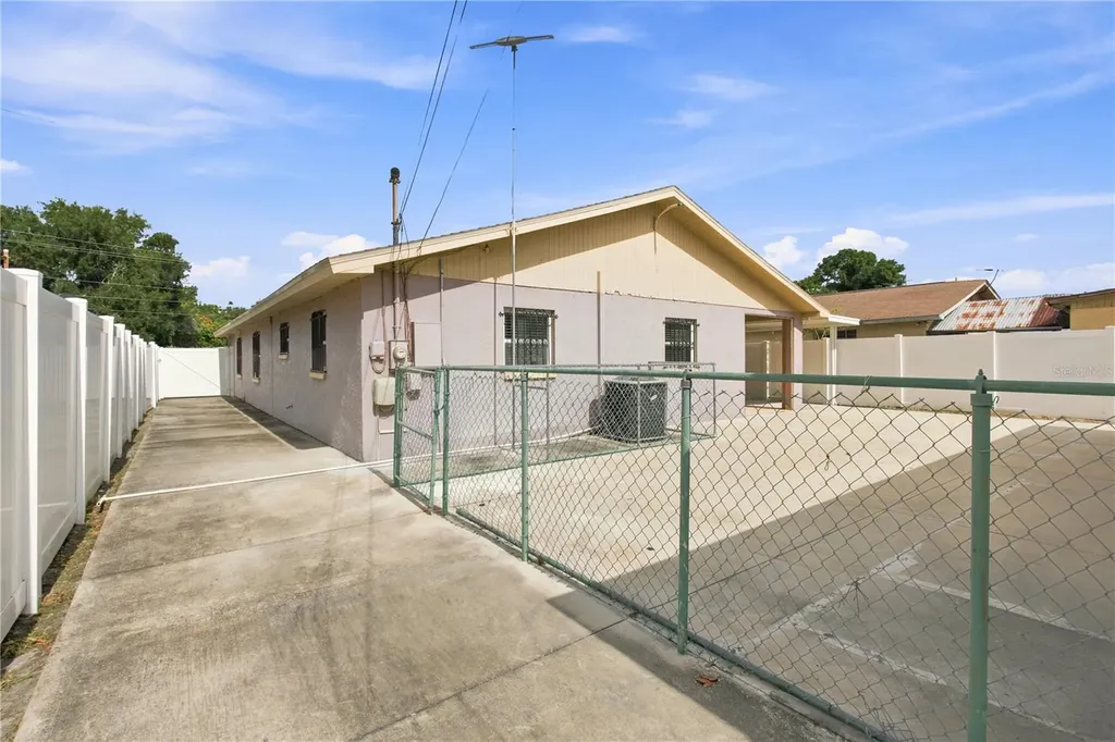 6513 N Manhattan Avenue Tampa FL 33614