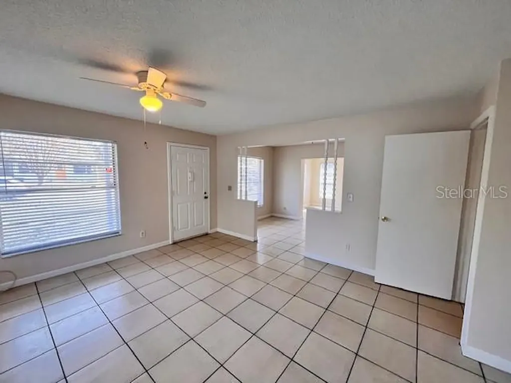 8518 N Lynn Avenue Tampa FL 33604