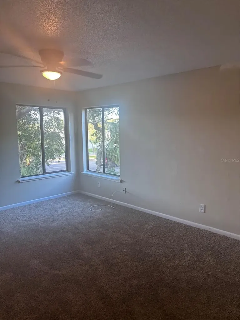 1320 Mountainview Tampa FL 33612
