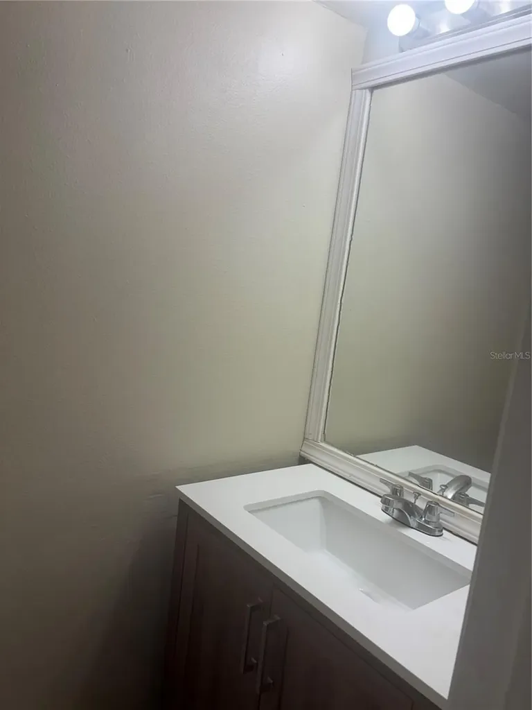 1320 Mountainview Tampa FL 33612