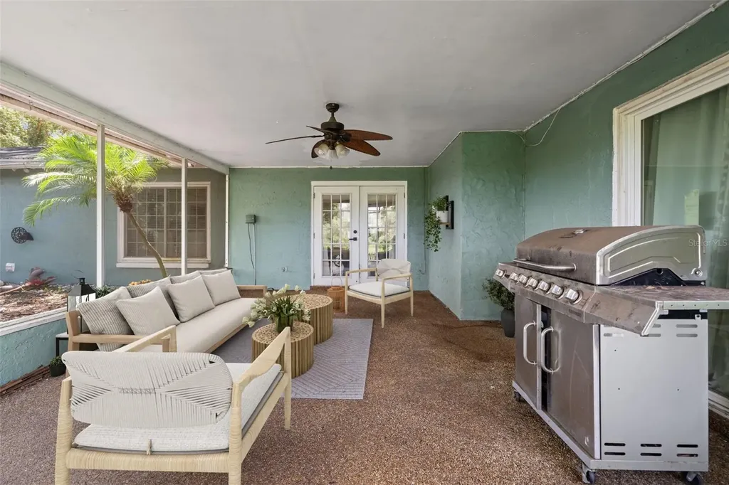 15521 Wetstone Drive Tampa FL 33613