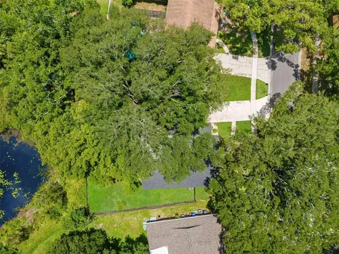 15521 Wetstone Drive Tampa FL 33613