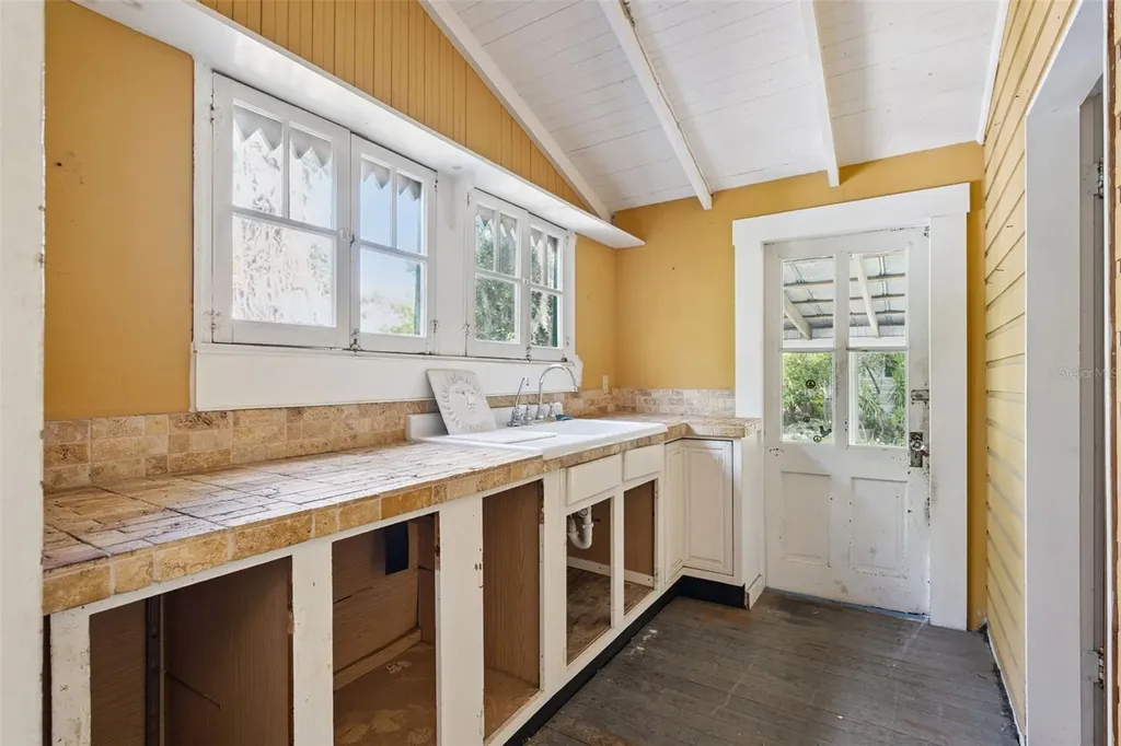 251 W Horatio Avenue Maitland FL 32751