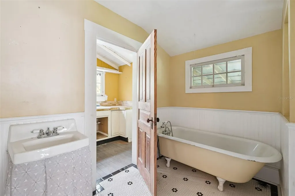 251 W Horatio Avenue Maitland FL 32751
