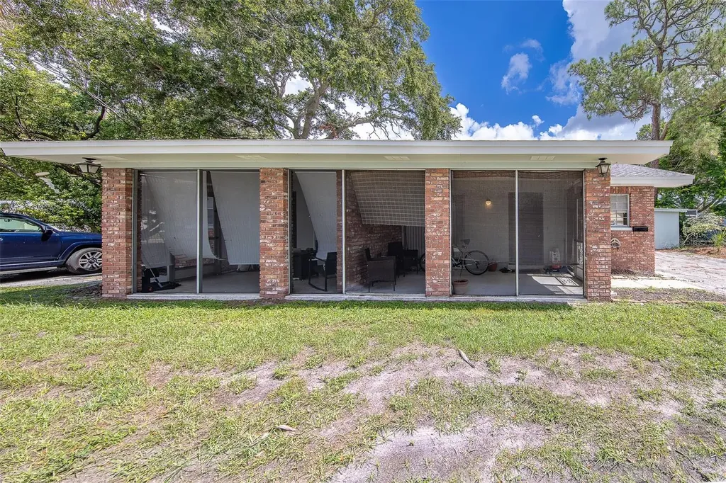 153 New York Avenue Dunedin FL 34698