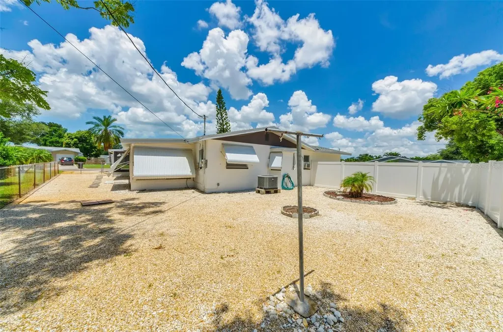 5992 32nd Avenue N St Petersburg FL 33710