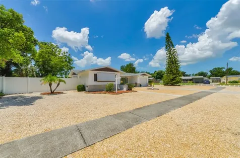 5992 32nd Avenue N St Petersburg FL 33710