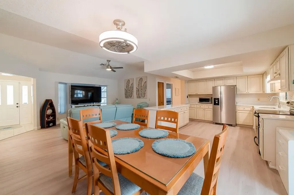 9273 Carnation Avenue Englewood FL 34224