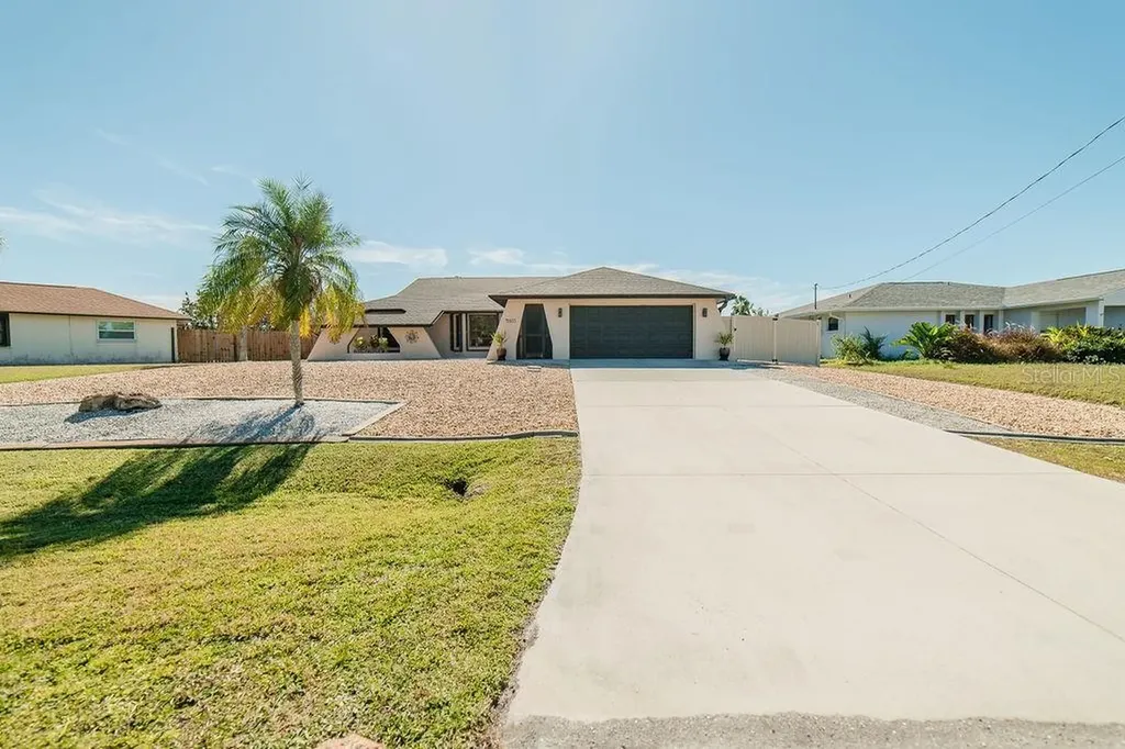 9273 Carnation Avenue Englewood FL 34224