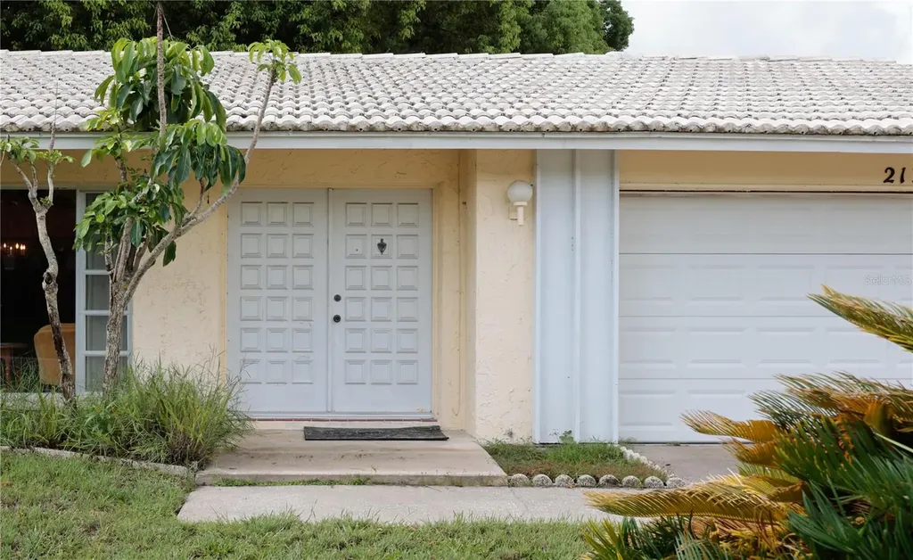 2132 Portside Passage Palm Harbor FL 34685