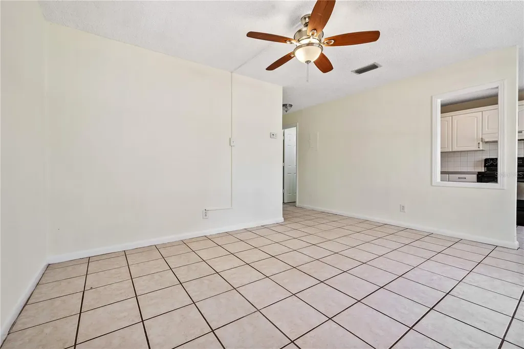 5225 Peach Avenue Seffner FL 33584
