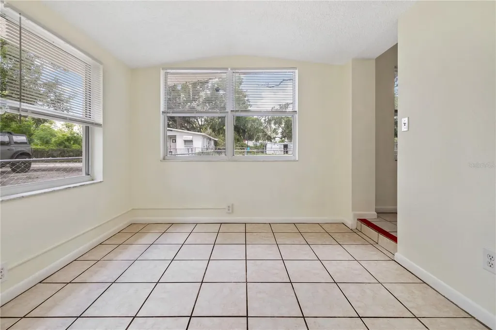 5225 Peach Avenue Seffner FL 33584