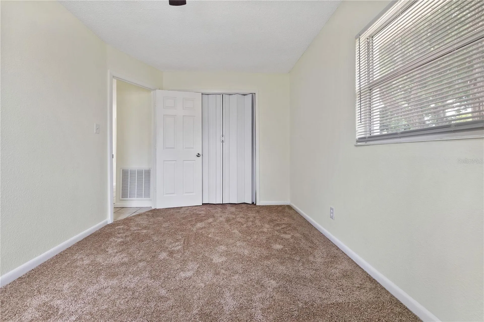 5225 Peach Avenue Seffner FL 33584