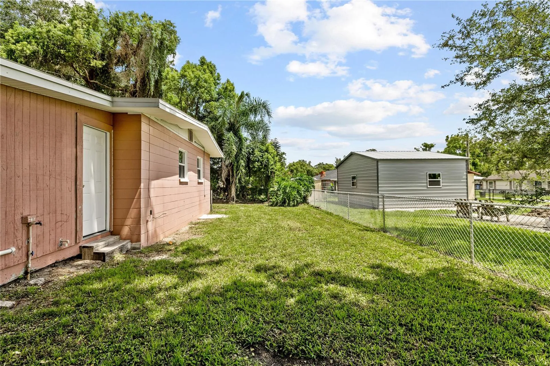 5225 Peach Avenue Seffner FL 33584