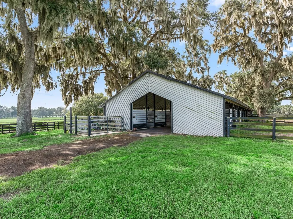15351 SE 57th Terrace Summerfield FL 34491